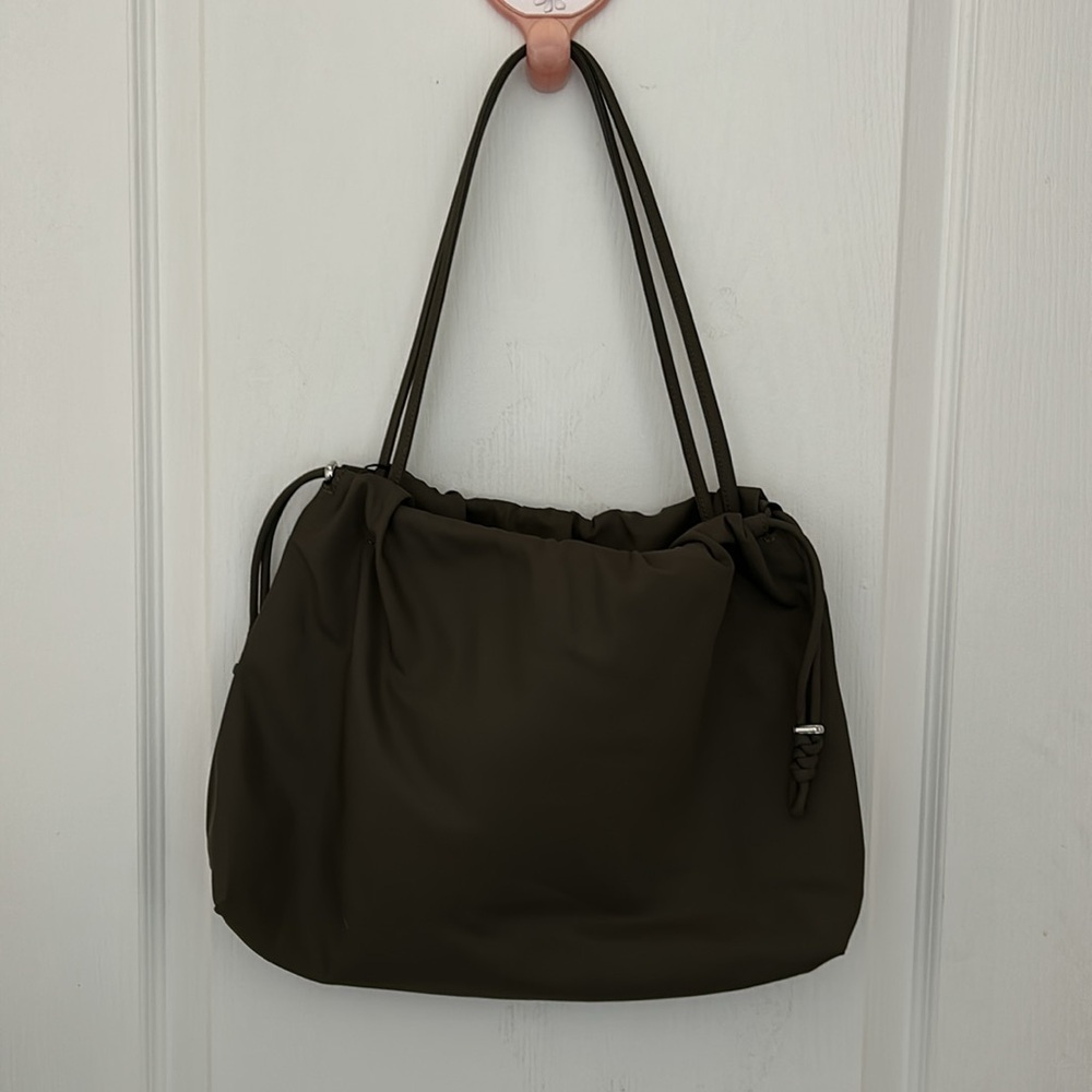 Babaton Bag - army green nylon